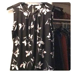 Sleeveless Calvin Klein shirt floral